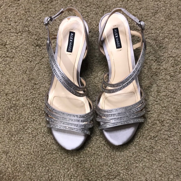 Alex Marie Layona Rhinestone Strappy Kitten Heels Size 6 - Picture 4 of 7